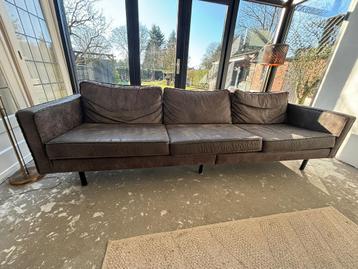 Gratis af te halen: Ruime gebruikte bank (stoffen) bank
