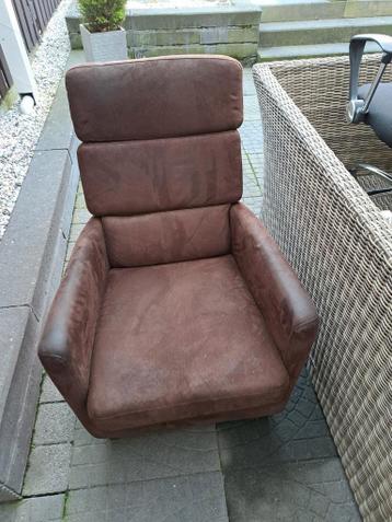 Fauteuil en bureaustoel gratis af te halen
