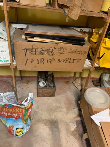 Twee dozen met boeken - Diverse genres