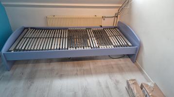 GRATIS - houten eenpersoons bedombouw (excl. lattenbodem)