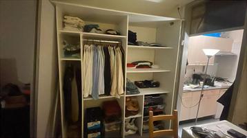 Grote kledingkast met roldeuren - gratis af te halen