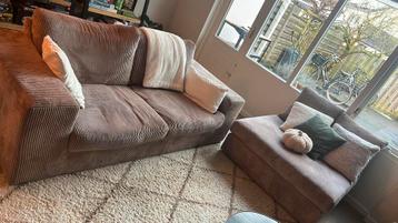 Lichtbruine rib stof bank