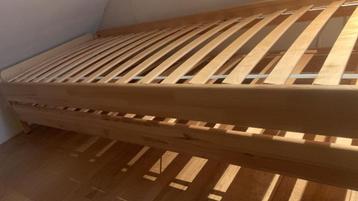 Dubbel eenpersoonsbed stapelbaar