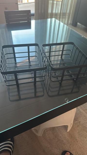 Mat zwart metalen mandjes Gratis