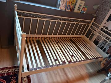 Gratis eenpersoons bed inclusief lattenbodem