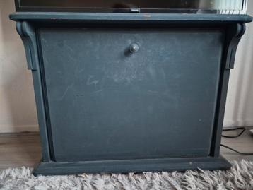 Klein kastje, opknapper (gratis af te halen)