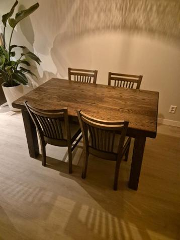 Gratis af te halen: Houten eettafel met 4 stoelen