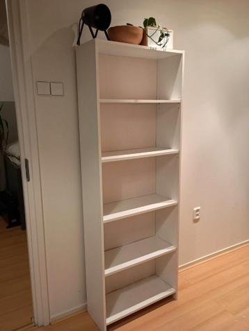 Boekenkast wit met 5 planken - gratis af te halen