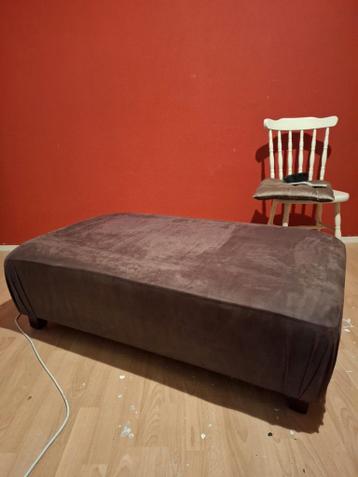 Gratis Bruine hocker, zit lekker. 1307536