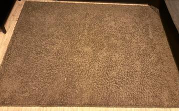 Gratis - Bruin tapijt - moet gereinigd worden