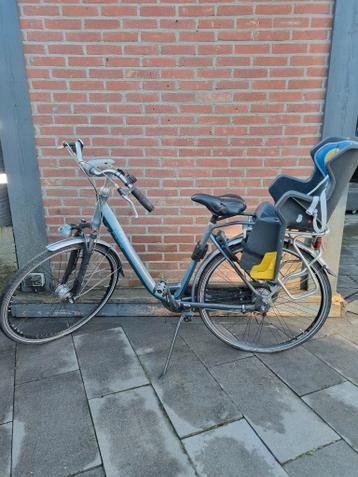 Damesfiets (oud ijzer of opknapper). Gratis ophalen!