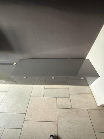 Moderne Wandkast met Verlichting en Ladekasten