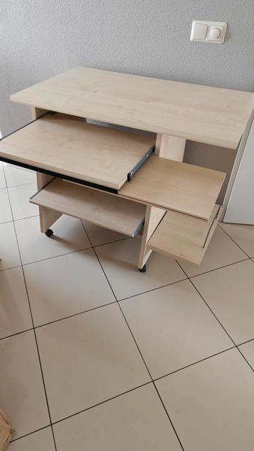 Computermeubel GRATIS