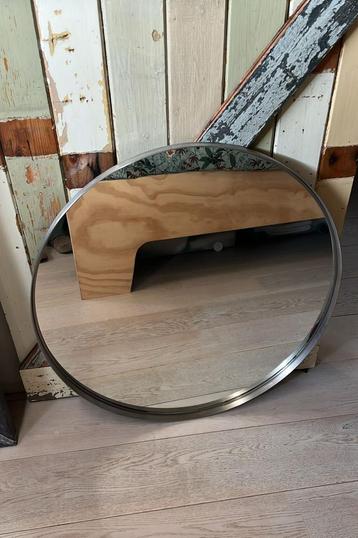 Ronde spiegel metalen rand