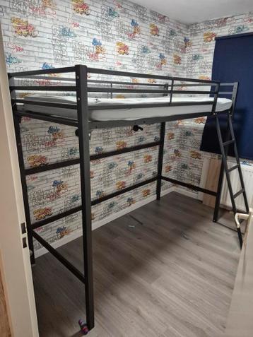 Hoogslaper - Zwart Metaal - Ruimtebesparend