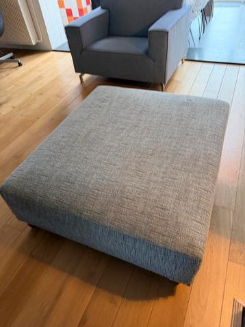 GRATIS Gebruikte poef / hocker in goede staat - 104 x 120 cm