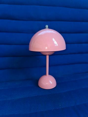 Roze paddestoel tafellamp