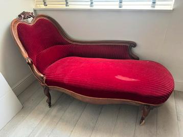 Franse rode chaise longue met schade - gratis af te halen
