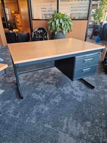 GRATIS bureau met ladenblok - Vandaag ophalen in Vlaardingen