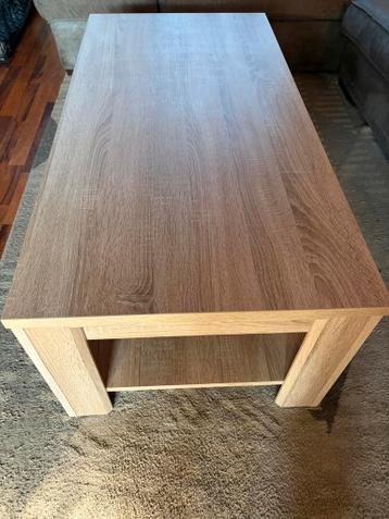 Mooie salontafel gratis.