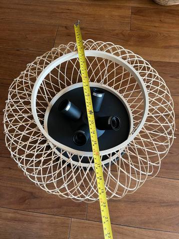 Gratis rotan lamp - klein defect, voor handige Harry