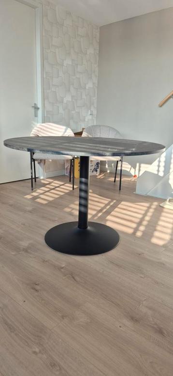 Eettafel voor de handige Harry - 110cm rond, 74cm hoog