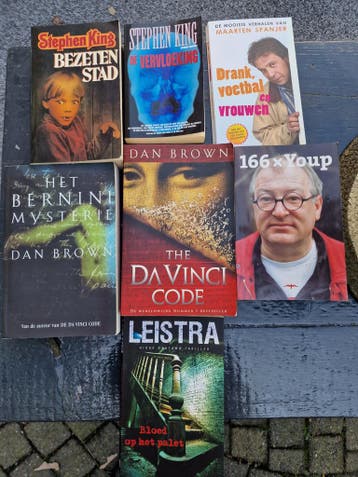 Div. spannende boeken. Waaronder Dan Brown en Stephen King