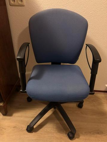 Hoogeveen, Gratis ophalen: blauwe bureaustoel