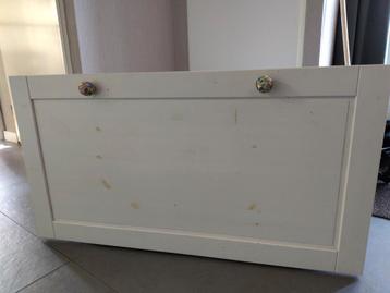 Diepe lade op wieltjes, past onder IKEA speeltafel