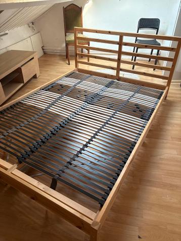 Bedframe 200 x 140 cm gratis ophalen