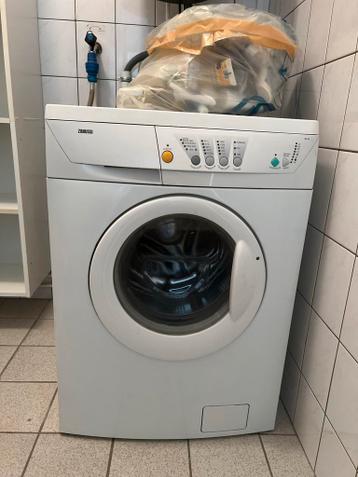 GRATIS Zanussi Wasmachine ZE16 - Ouder model, goed werkend
