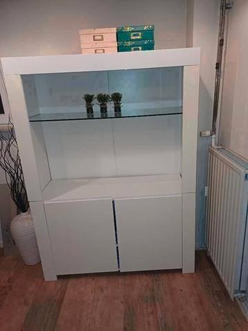 Gratis af te halen Kast 170cm hoog 123cm breed 50cm diep