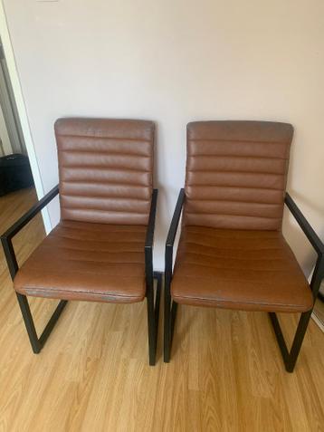 Keukentafel stoel 4 stuks( 2 op de foto)