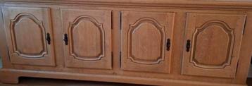Eikenhouten dressoir kast. Gratis