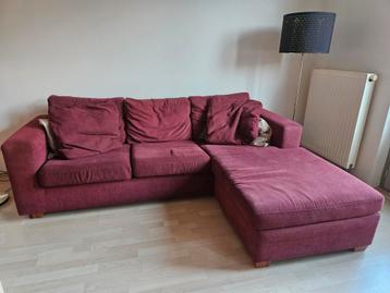 Gratis af te halen: Rode bank met chaise longue (230x170)