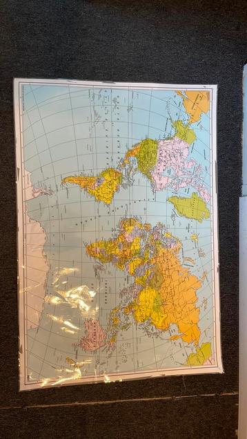 Gelamineerde landkaart. Poster. Gratis.