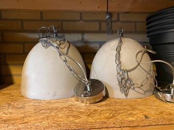 Betonnen hanglampen - gratis af te halen