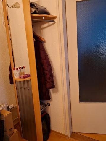 Kapstok met spiegel.