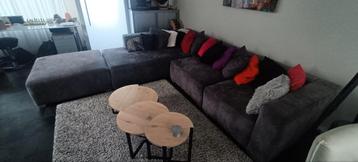 Grote hoekbank / hangbank met kussens