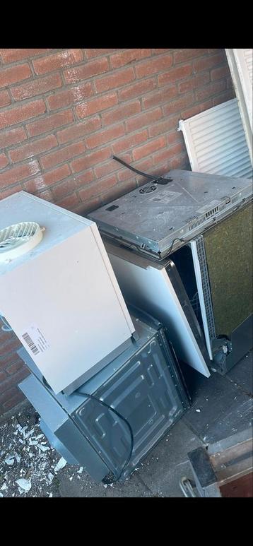 Oude apparaten voor onderdelen of recycling
