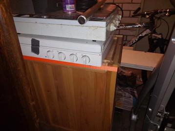 Twee gasfornuizen: elektrisch en gas - Gratis af te halen