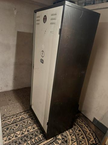 Stevige metalen kast (excl. inhoud) voor 2 kratjes Heineken