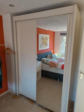 Prima kledingkast met spiegel - gratis ophalen Aalst