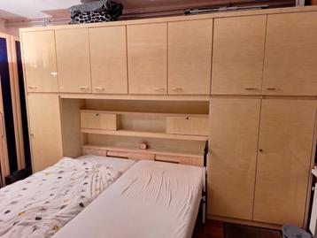 Bed met meubelombouw 180x200 cm, 345 cm breed