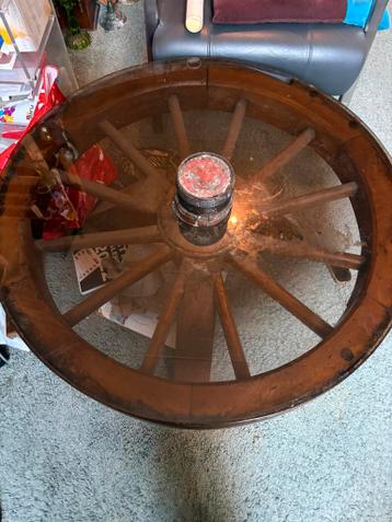 Gratis salontafel van wagenwiel