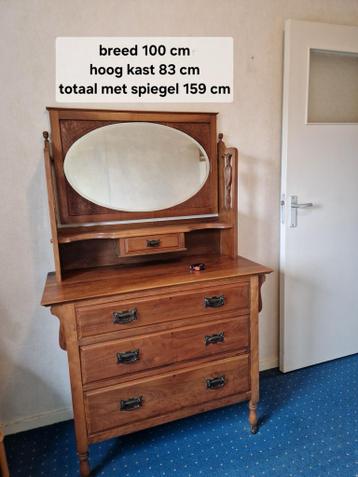 Gratis vintage toilettafel met spiegel - Maartensdijk