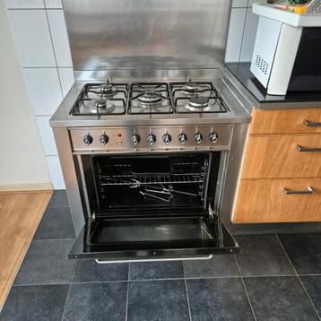 Indesit gasfornuis 90 cm. gratis af te  halen.