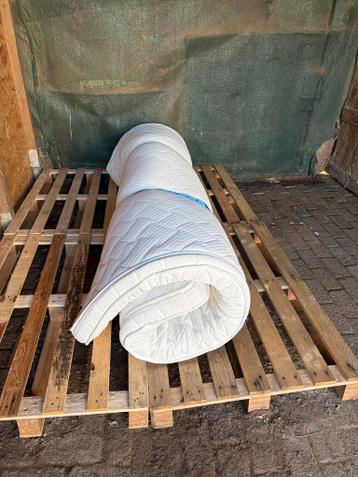 Topper topmatras 200x210 gebruikt Gratis af te halen