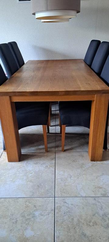 Licht eiken eetkamertafel