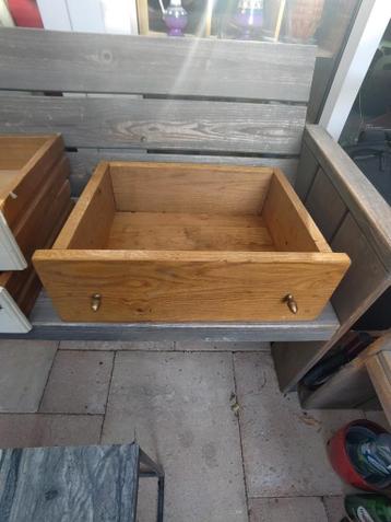 Drie houten laatjes met handgrepen - gratis af te halen